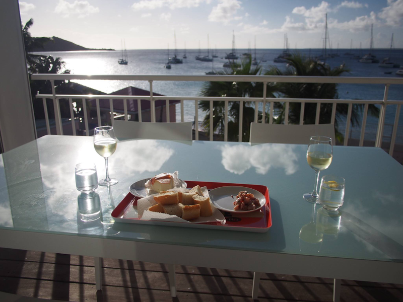 Making the most of our balcony with baguette, French wine & cheese, and some left over fish tartare from dinnerthe night before